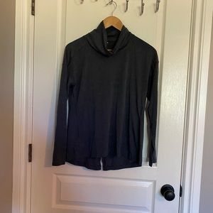 Lululemon long sleeve 6